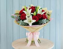 Букет цветов из:  Лилии и Розы в Кокоревке