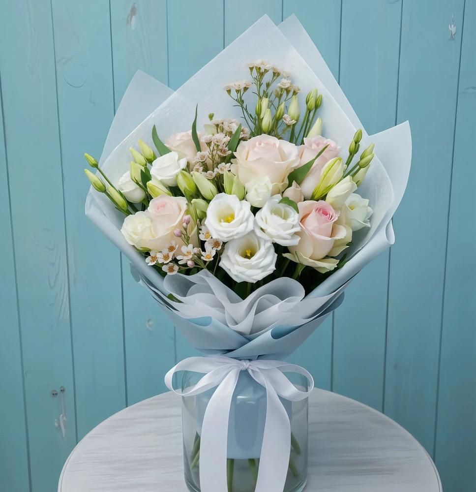 Букет цветов из: Розы и Лизиантусы в Кокоревке