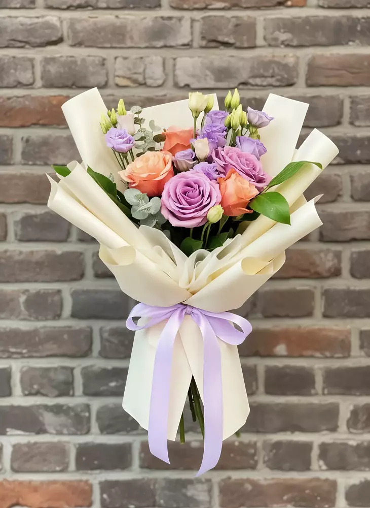 Букет цветов из: Лизиантусы и Розы в Кокоревке