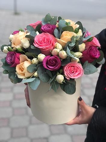 Цветочная композиция из Розы в шляпной коробке в Кокоревке