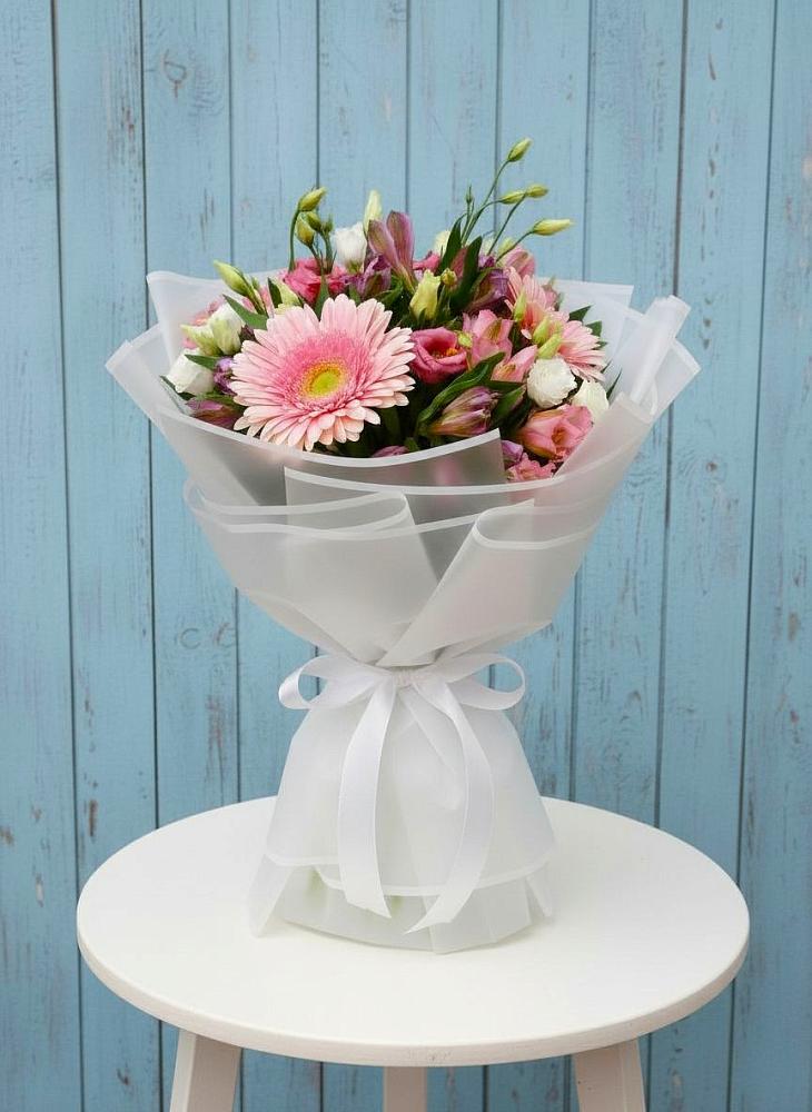 Букет цветов из: Герберы, Альстромерии и Лизиантусы в Кокоревке