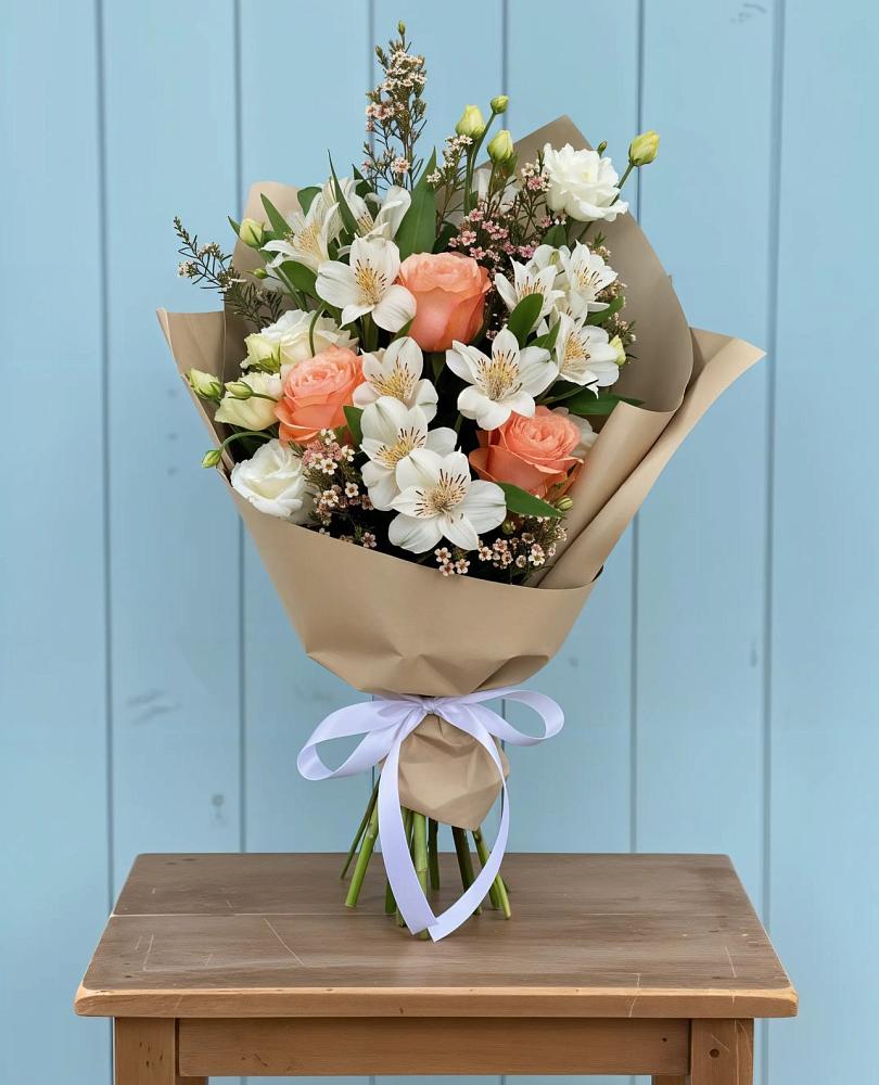 Букет цветов из: Альстромерии, Лизиантусы, Розы и Хризантемы в Кокоревке