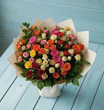 Букет Микс из разноцветных кустовых роз в Кокоревке