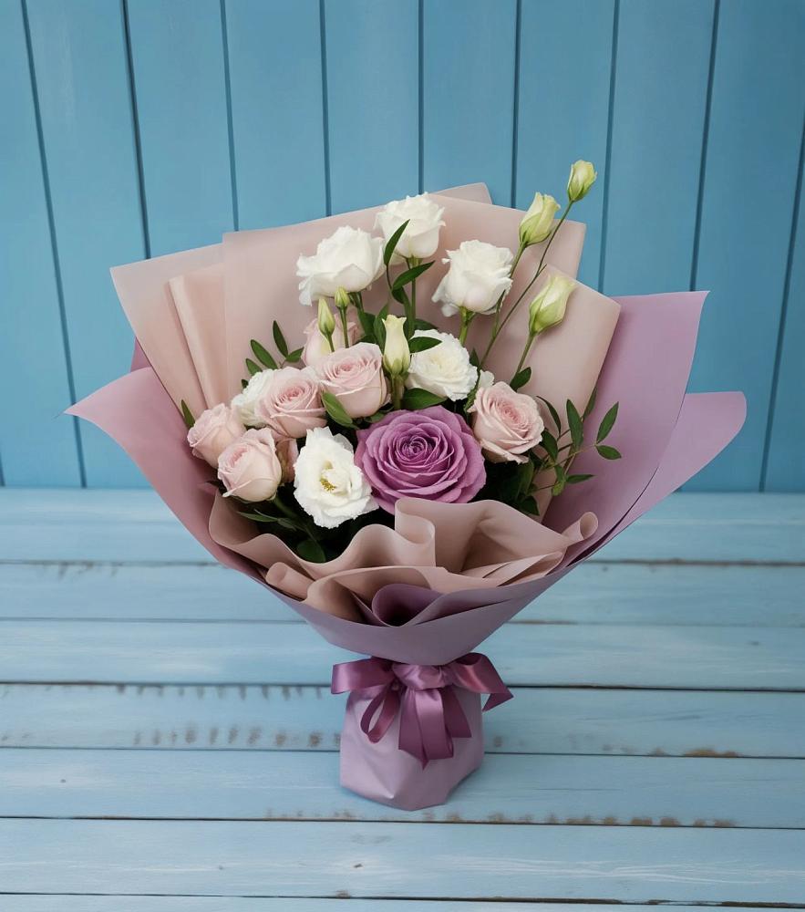 Букет цветов из: Розы и Лизиантусы в Кокоревке